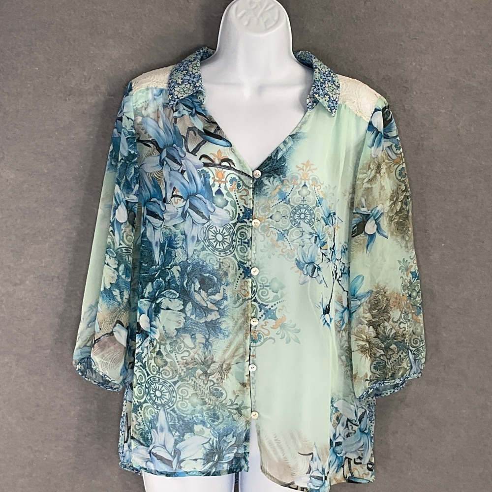Fig and Flower Top Womens Sz L‎ Blue Floral Lace Collar Button Up Lightweight